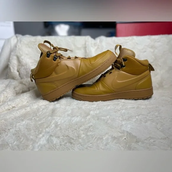 Nike Air Men's Nike Path Winter Sneakers Winter Wheat Nike 
